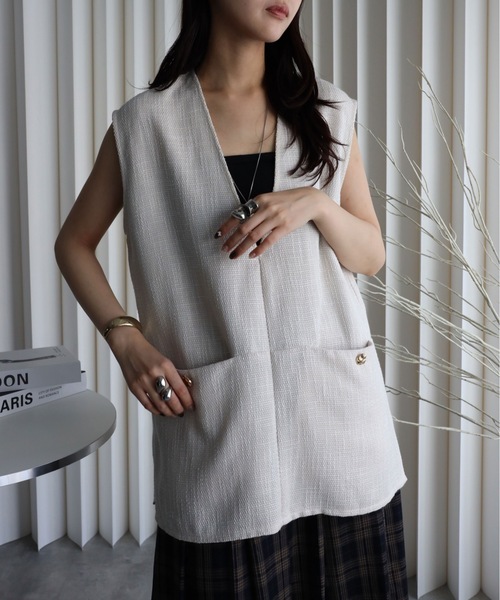 YENNA（イェンナ）の「【ツイードポケット金釦ベスト】Vネックベスト オールシーズン着用可能（ベスト・レディース・アイボリー/ブラック/グレー・FREE）」の11枚目の写真