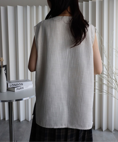 YENNA（イェンナ）の「【ツイードポケット金釦ベスト】Vネックベスト オールシーズン着用可能（ベスト・レディース・アイボリー/ブラック/グレー・FREE）」の17枚目の写真