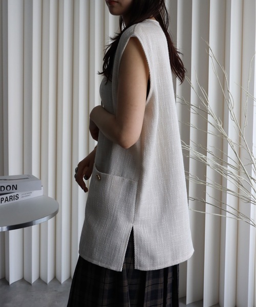 YENNA（イェンナ）の「【ツイードポケット金釦ベスト】Vネックベスト オールシーズン着用可能（ベスト・レディース・アイボリー/ブラック/グレー・FREE）」の18枚目の写真