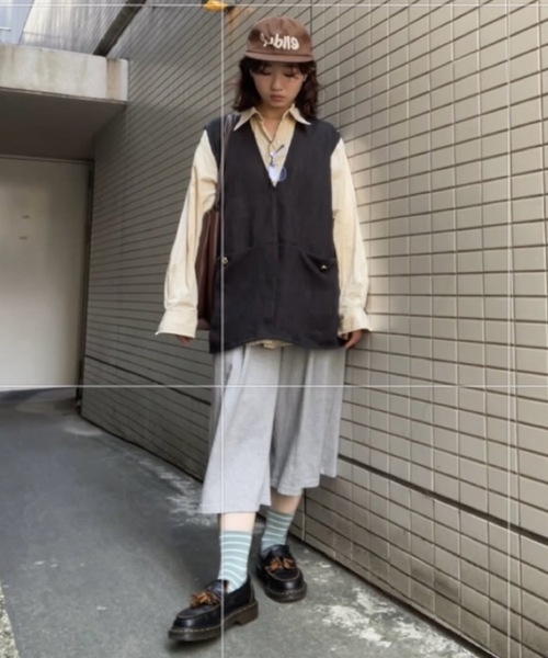 YENNA（イェンナ）の「【ツイードポケット金釦ベスト】Vネックベスト オールシーズン着用可能 / 卒業式 / 入学式 / オケージョン（ベスト・レディース・アイボリー/ブラック/グレー・FREE）」の15枚目の写真