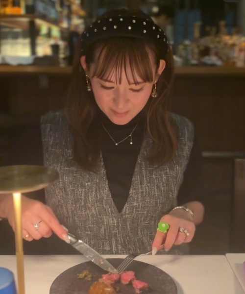 YENNA（イェンナ）の「【ツイードポケット金釦ベスト】Vネックベスト オールシーズン着用可能 / 卒業式 / 入学式 / オケージョン（ベスト・レディース・アイボリー/ブラック/グレー・FREE）」の18枚目の写真