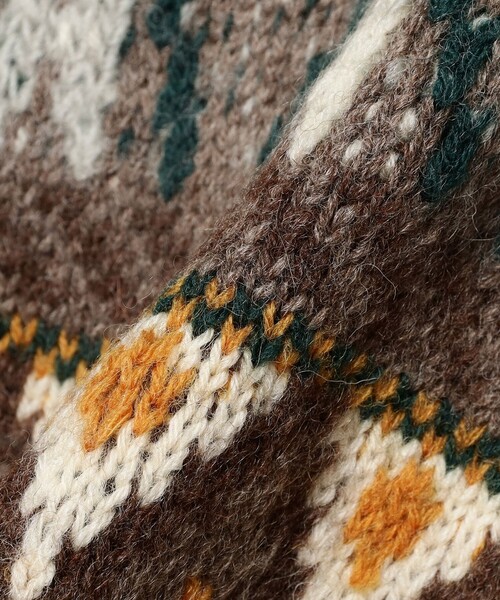 BEAMS PLUS（ビームスプラス）の「3G フェアアイル クルーネック ニット（ニット/セーター・メンズ・グレー/ブラウン・M/XL/S/L）」の4枚目の写真