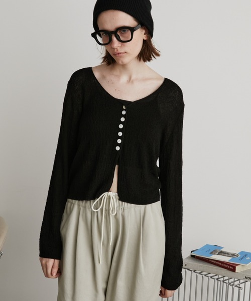 Auntie Rosa Holiday（アンティローザホリデー）の「ジャガードシアーカーディガン（カーディガン/ボレロ・レディース・ブラック/ブラウン/アイボリー・FREE）」の2枚目の写真