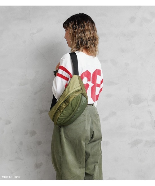 WAIPER.inc（ワイパーインク）の「WAIPER.inc 実物 米軍 M-65 フィールドジャケット用ライナー リメイク ボディバッグ / ヒップパック 日本製（ショルダーバッグ・メンズ・オリーブ・ONE SIZE）」の7枚目の写真
