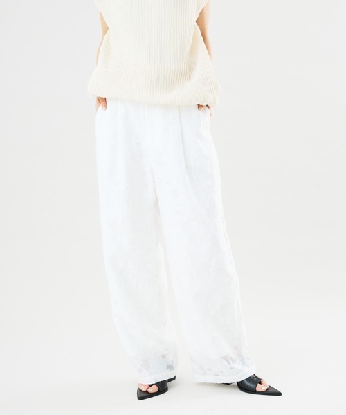 Muscat(マスカット)の「【セットアップ可】ボタニカル シアージャカードパンツ(その他パンツ・レディース・ブラック/ホワイト/ライトグレー・F)」の2枚目の写真