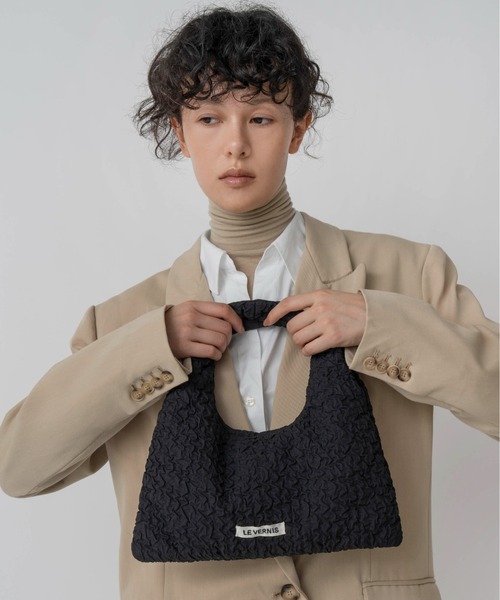 LE VERNIS(ル・ベルニ)の「LE VERNIS(ル・ベルニ)Sub mini bag(ハンドバッグ・レディース・ネイビー/ボルドー/ブラック/ライトベージュ・FREE)」の1枚目の写真