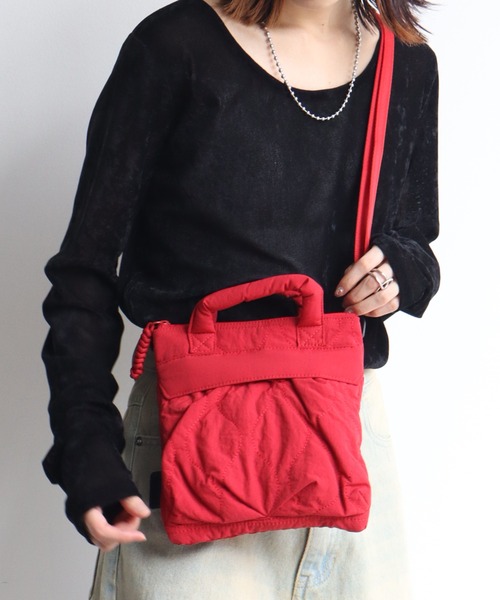 WILD THINGS(ワイルドシングス)の「【WILD THINGS/ワイルドシングス】ひょうたんキルト ミニヘルメットバッグ/ショルダー(ショルダーバッグ・メンズ・レッド/オフホワイト/ブラック/オリーブ・FREE)」の4枚目の写真