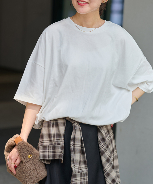 JOURNAL STANDARD relume(ジャーナルスタンダード レリューム)の「《再入荷!》1枚で決まる。ギャザーヘムショートスリーブTシャツ(Tシャツ/カットソー・レディース・ベージュ/ライトグレー/ホワイト/ブラック・FREE)」の2枚目の写真