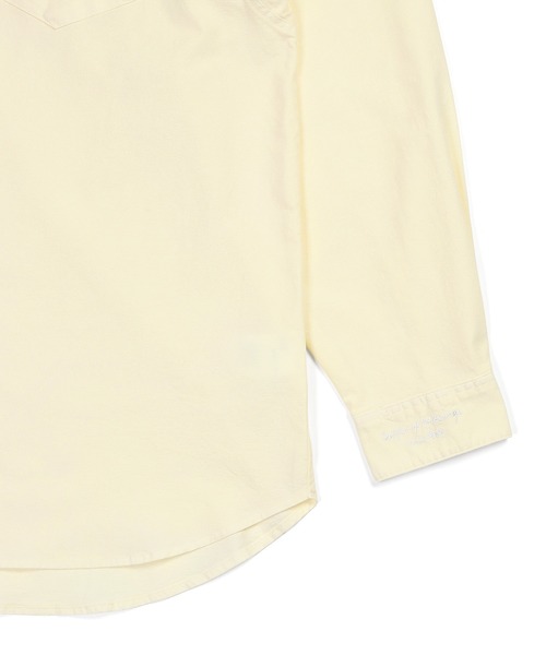 The DUFFER of ST.GEORGE(ザダファーオブセントジョージ)の「ECO FRIENDRY DYEING OVER SIZE OXFORD SHIRT:エコフレンドリーダイ オーバーサイズ オックスシャツ(シャツ/ブラウス・メンズ・ライトブルー/ライトイエロー/ホワイト・X-LARGE/LARGE/MEDIUM)」の5枚目の写真