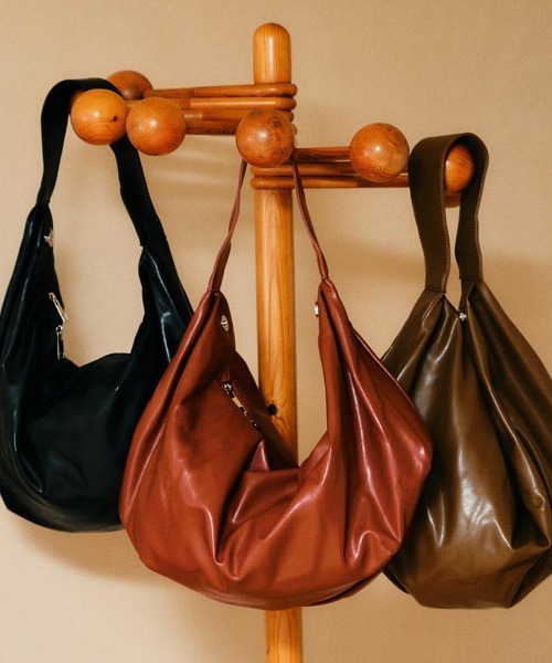 ムラサキスポーツ(ムラサキスポーツ)の「RIKKA FEMME/リッカファム ショルダーバッグ 2wayクロワッサンバッグ RFAC25FW09(ショルダーバッグ・レディース・ブラック/レッド/ブラウン・FREE)」の11枚目の写真