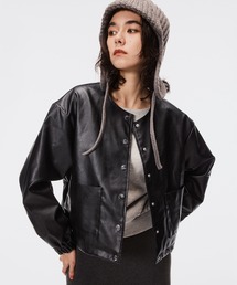 モスキーノ　シングルライダース　レザー　ノーカラー　黒　ロゴ入り　ジップアップ レザージャケット メンズ 革ジャン アウター ジャケット ノー