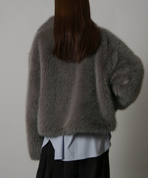 Social GIRL（ソーシャルガール）の「フロントジップ ミックスファーショートコート シャギーファーコート（その他アウター・レディース・ベージュ/グレー・M）」の17枚目の写真