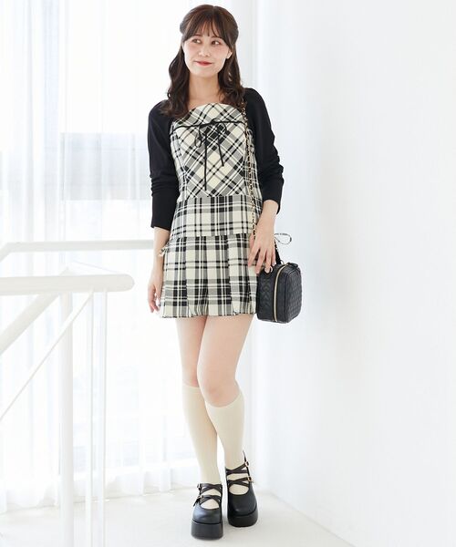 MAJESTIC LEGON（マジェスティックレゴン）の「ドッキングプリーツミニワンピ（ワンピース・レディース・ブラック系その他/グレー系その他/ブラウン系その他2/ホワイト系その他2・MEDIUM/LARGE）」の6枚目の写真