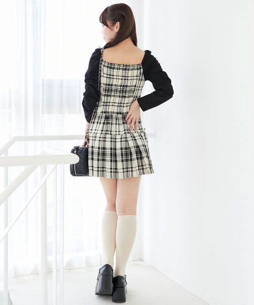 MAJESTIC LEGON（マジェスティックレゴン）の「ドッキングプリーツミニワンピ（ワンピース・レディース・ブラック系その他/グレー系その他/ブラウン系その他2/ホワイト系その他2・MEDIUM/LARGE）」の8枚目の写真