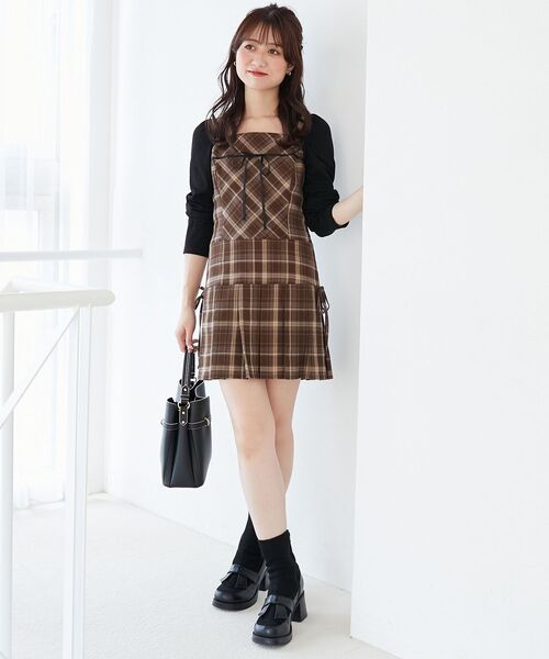 MAJESTIC LEGON（マジェスティックレゴン）の「ドッキングプリーツミニワンピ（ワンピース・レディース・ブラック系その他/グレー系その他/ブラウン系その他2/ホワイト系その他2・MEDIUM/LARGE）」の13枚目の写真