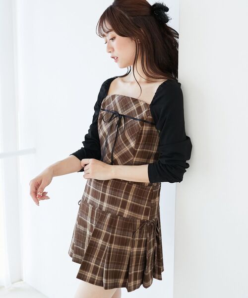 MAJESTIC LEGON（マジェスティックレゴン）の「ドッキングプリーツミニワンピ（ワンピース・レディース・ブラック系その他/グレー系その他/ブラウン系その他2/ホワイト系その他2・MEDIUM/LARGE）」の17枚目の写真