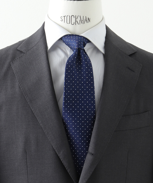 EDIFICE(エディフィス)の「PB スモールドットタイ(ネクタイ・メンズ・ダークブルー/コバルトブルー・FREE)」の2枚目の写真