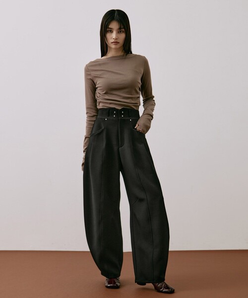 UNITED TOKYO（ユナイテッドトウキョウ）の「メランジノッチベルトコクーンPT｜ウォッシャブル/オフィスカジュアル/ストレッチ/防シワ/バレルパンツ/春服（その他パンツ・レディース・ダークグレー/ブラック/ベージュ・1/2）」の7枚目の写真