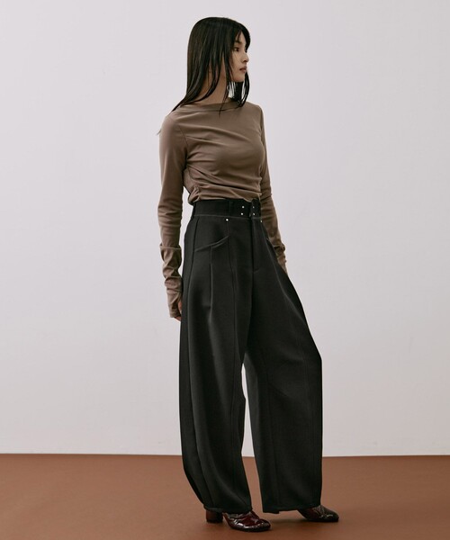 UNITED TOKYO（ユナイテッドトウキョウ）の「メランジノッチベルトコクーンPT｜ウォッシャブル/オフィスカジュアル/ストレッチ/防シワ/バレルパンツ/春服（その他パンツ・レディース・ダークグレー/ブラック/ベージュ・1/2）」の8枚目の写真