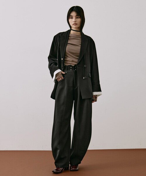 UNITED TOKYO（ユナイテッドトウキョウ）の「メランジノッチベルトコクーンPT｜ウォッシャブル/オフィスカジュアル/ストレッチ/防シワ/バレルパンツ/春服（その他パンツ・レディース・ダークグレー/ブラック/ベージュ・1/2）」の6枚目の写真