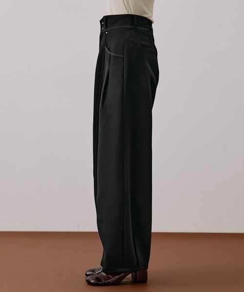 UNITED TOKYO（ユナイテッドトウキョウ）の「メランジノッチベルトコクーンPT｜ウォッシャブル/オフィスカジュアル/ストレッチ/防シワ/バレルパンツ/春服（その他パンツ・レディース・ダークグレー/ブラック/ベージュ・1/2）」の11枚目の写真