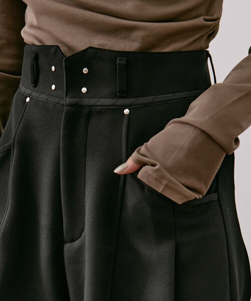 UNITED TOKYO（ユナイテッドトウキョウ）の「メランジノッチベルトコクーンPT｜ウォッシャブル/オフィスカジュアル/ストレッチ/防シワ/バレルパンツ/春服（その他パンツ・レディース・ダークグレー/ブラック/ベージュ・1/2）」の16枚目の写真
