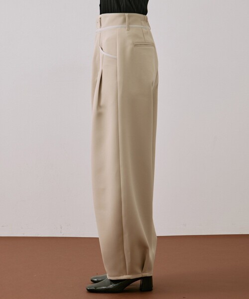 UNITED TOKYO（ユナイテッドトウキョウ）の「メランジノッチベルトコクーンPT｜ウォッシャブル/オフィスカジュアル/ストレッチ/防シワ/バレルパンツ/春服（その他パンツ・レディース・ダークグレー/ブラック/ベージュ・1/2）」の21枚目の写真
