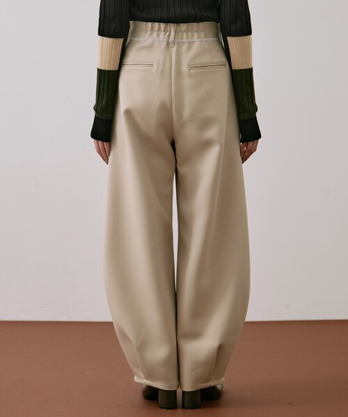 UNITED TOKYO（ユナイテッドトウキョウ）の「メランジノッチベルトコクーンPT｜ウォッシャブル/オフィスカジュアル/ストレッチ/防シワ/バレルパンツ/春服（その他パンツ・レディース・ダークグレー/ブラック/ベージュ・1/2）」の22枚目の写真