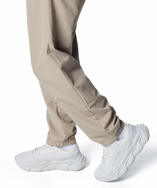 UNDER ARMOUR(アンダーアーマー)の「UAトリコット ライナー ウーブン パンツ(トレーニング/レディース)(その他パンツ・レディース・ベージュ系・L/M/XL/S)」の4枚目の写真