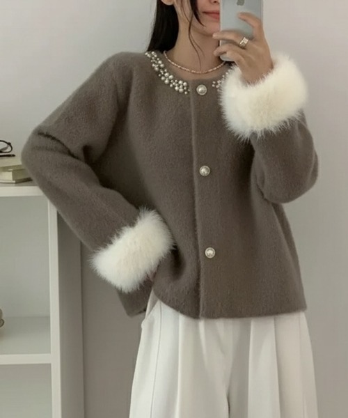 WESTSEA（ウエストシー）の「ふわふわ起毛 × パール＆ビジュー × 取り外し風ボリュームフェイクファーカフ 華やか系カーディガン（カーディガン/ボレロ・レディース・オフホワイト/グレー/ブラック・FREE）」の3枚目の写真