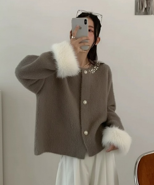 WESTSEA（ウエストシー）の「ふわふわ起毛 × パール＆ビジュー × 取り外し風ボリュームフェイクファーカフ 華やか系カーディガン（カーディガン/ボレロ・レディース・オフホワイト/グレー/ブラック・FREE）」の18枚目の写真