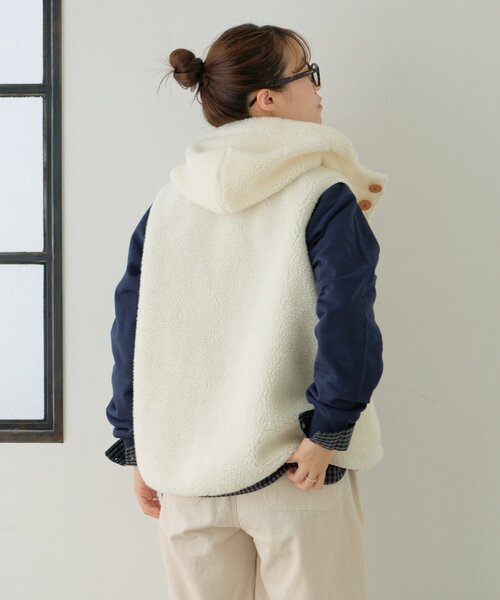 GEVACO（ゲバコ）の「【GEVACO】ボアフリースフードベスト（ベスト・レディース・オレンジ/ネイビー/グレー/アイボリー・ONE SIZE/LARGE）」の13枚目の写真