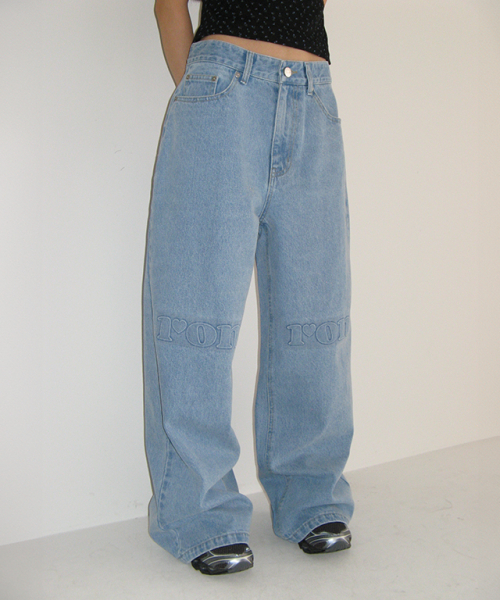 RONRON(ロンロン)の「EMBOSSED LOGO DENIM PANTS LIGHT BLUE(デニムパンツ・レディース・その他・SMALL/MEDIUM)」の1枚目の写真