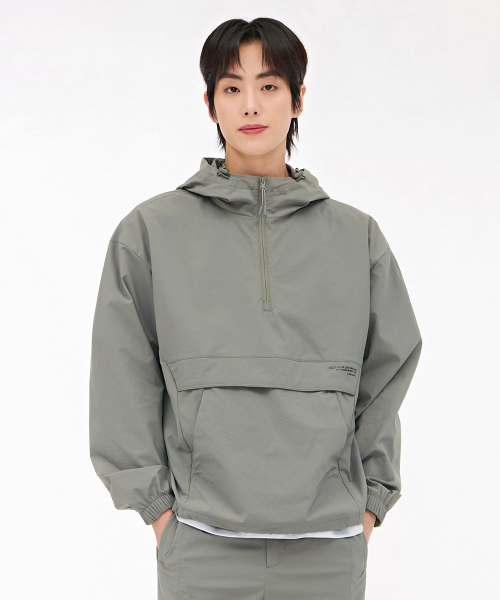 CHASECULT(チェイスカルト)の「共用ストレッチフードアノラックTシャツ-カーキ(ナイロンジャケット・メンズ・カーキ・105/90/100/95)」の1枚目の写真