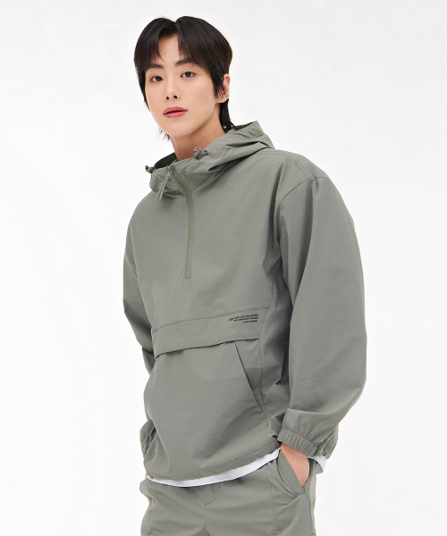 CHASECULT(チェイスカルト)の「共用ストレッチフードアノラックTシャツ-カーキ(ナイロンジャケット・メンズ・カーキ・105/90/100/95)」の2枚目の写真