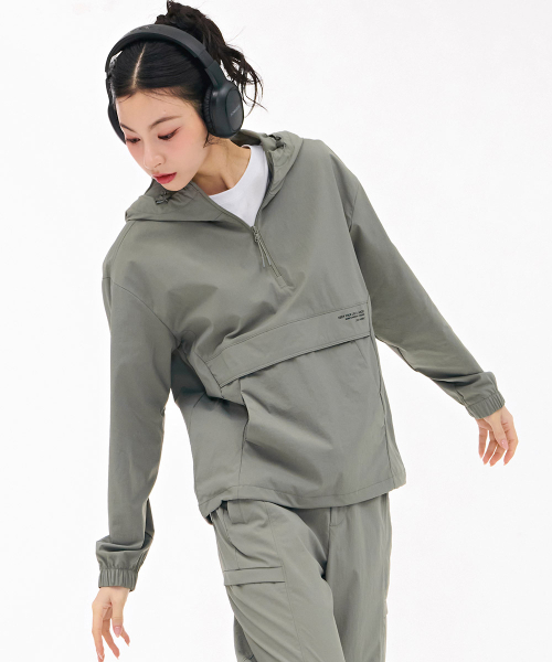 CHASECULT(チェイスカルト)の「共用ストレッチフードアノラックTシャツ-カーキ(ナイロンジャケット・メンズ・カーキ・105/90/100/95)」の5枚目の写真