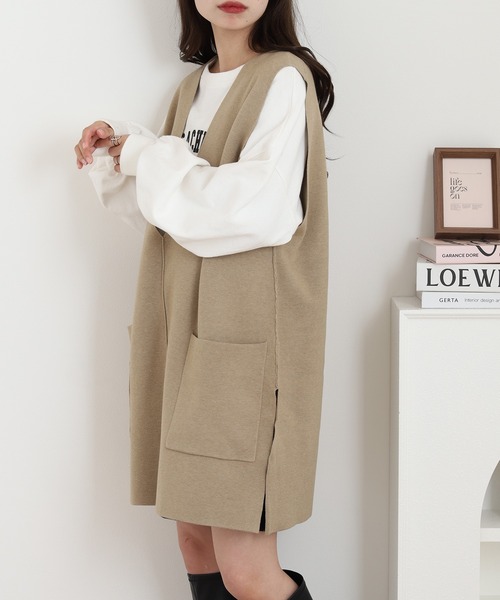 OMNES(オムネス)の「アクリルナイロンウールVネックロングニットベスト(ベスト・レディース・ベージュ/ブラウン・FREE)」の9枚目の写真