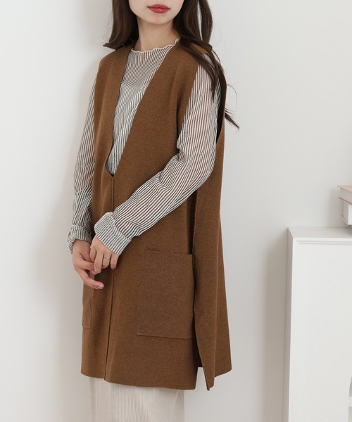 OMNES(オムネス)の「アクリルナイロンウールVネックロングニットベスト(ベスト・レディース・ベージュ/ブラウン・FREE)」の5枚目の写真