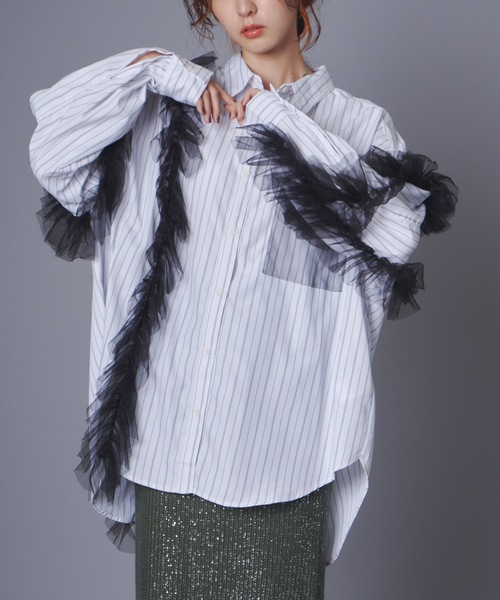terrace(テラス)の「チュールレイヤードドッキングストライプシャツ(シャツ/ブラウス・レディース・ブラック系/ホワイト系・MEDIUM)」の3枚目の写真