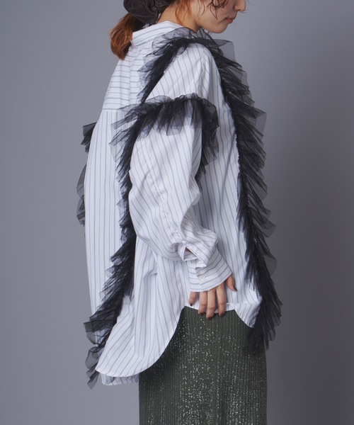 terrace(テラス)の「チュールレイヤードドッキングストライプシャツ(シャツ/ブラウス・レディース・ブラック系/ホワイト系・MEDIUM)」の9枚目の写真