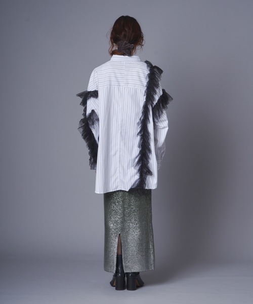 terrace(テラス)の「チュールレイヤードドッキングストライプシャツ(シャツ/ブラウス・レディース・ブラック系/ホワイト系・MEDIUM)」の14枚目の写真