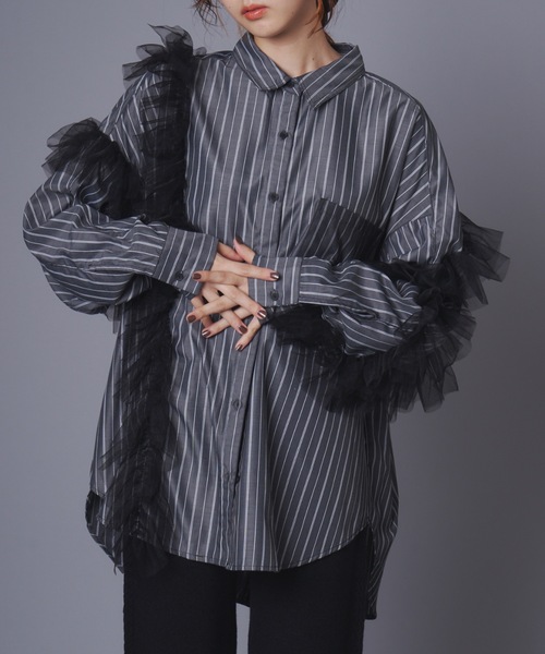 terrace(テラス)の「チュールレイヤードドッキングストライプシャツ(シャツ/ブラウス・レディース・ブラック系/ホワイト系・MEDIUM)」の22枚目の写真