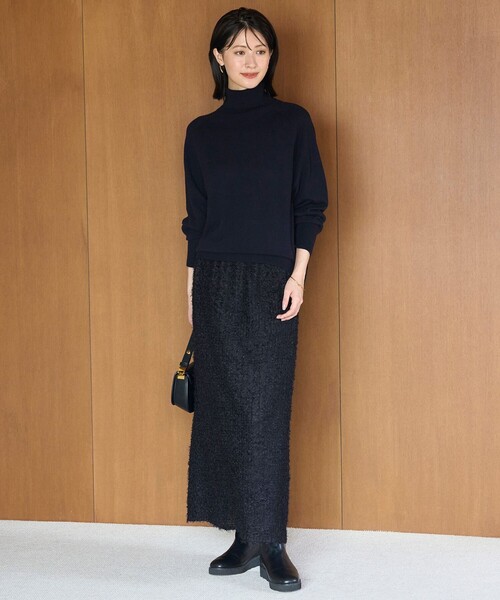 UNFILO（アンフィーロ）の「エアリーヤーン Iラインスカート（スカート・レディース・ネイビー系/アイボリー系・SMALL/LARGE/MEDIUM/X-SMALL）」の3枚目の写真