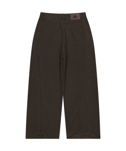 UNGIMMICK（アンジミック）の「WAVE TUCK WASHED HEAVY PANTS (BROWN)（デニムパンツ・メンズ・その他・SMALL/MEDIUM/LARGE）」の2枚目の写真