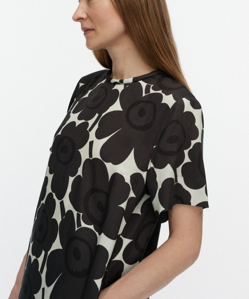 marimekko(マリメッコ)の「Kuvaelma Unikko / Dress(ワンピース・レディース・ネイビー・36/34/40/38)」の4枚目の写真