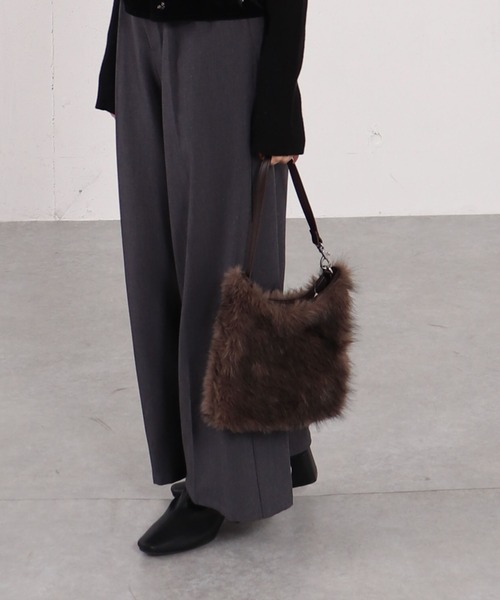 archives（アルシーヴ）の「ファーワンショルダーバッグ（ショルダーバッグ・レディース・モカ/アイボリー・FREE）」の10枚目の写真