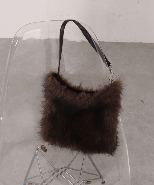 archives（アルシーヴ）の「ファーワンショルダーバッグ（ショルダーバッグ・レディース・モカ/アイボリー・FREE）」の8枚目の写真