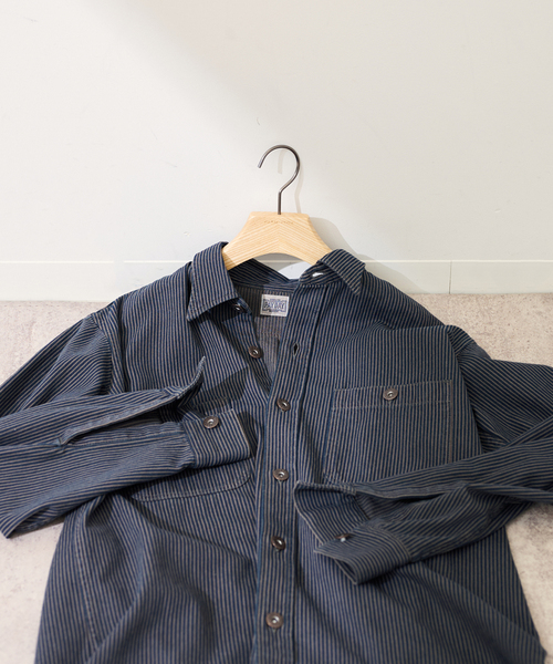 PAYDAY(ペイデイ)の「PAYDAY/ペイデイ 別注ヒッコリーシャツブルゾン(シャツ/ブラウス・レディース・ブルー/スミクロ・FREE)」の2枚目の写真