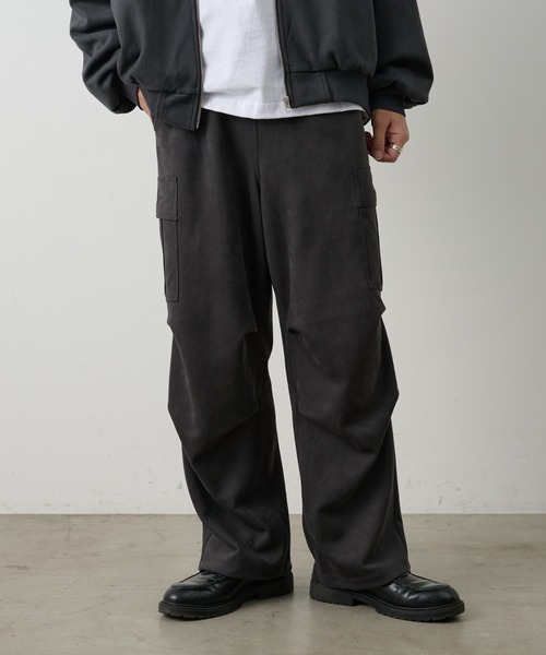 COLONY 2139（コロニートゥーワンスリーナイン）の「シンセティックスエードカーゴパンツ（その他パンツ・メンズ・チャコールグレー/ブラック/アイボリー・LARGE/MEDIUM）」の3枚目の写真