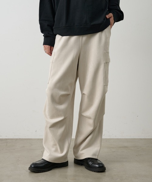 COLONY 2139（コロニートゥーワンスリーナイン）の「シンセティックスエードカーゴパンツ（その他パンツ・メンズ・チャコールグレー/ブラック/アイボリー・LARGE/MEDIUM）」の4枚目の写真